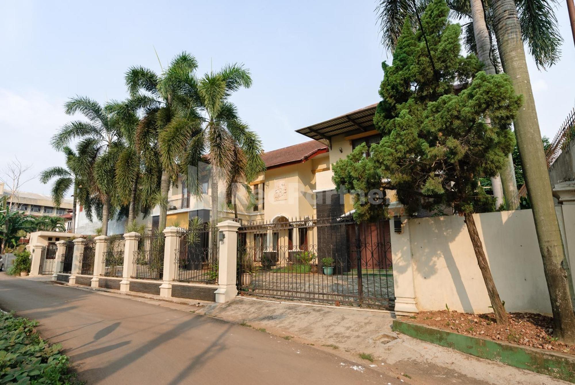 Sr Residence Near Mall Ciputra Cibubur Mitra Reddoorz Bekasi Dış mekan fotoğraf