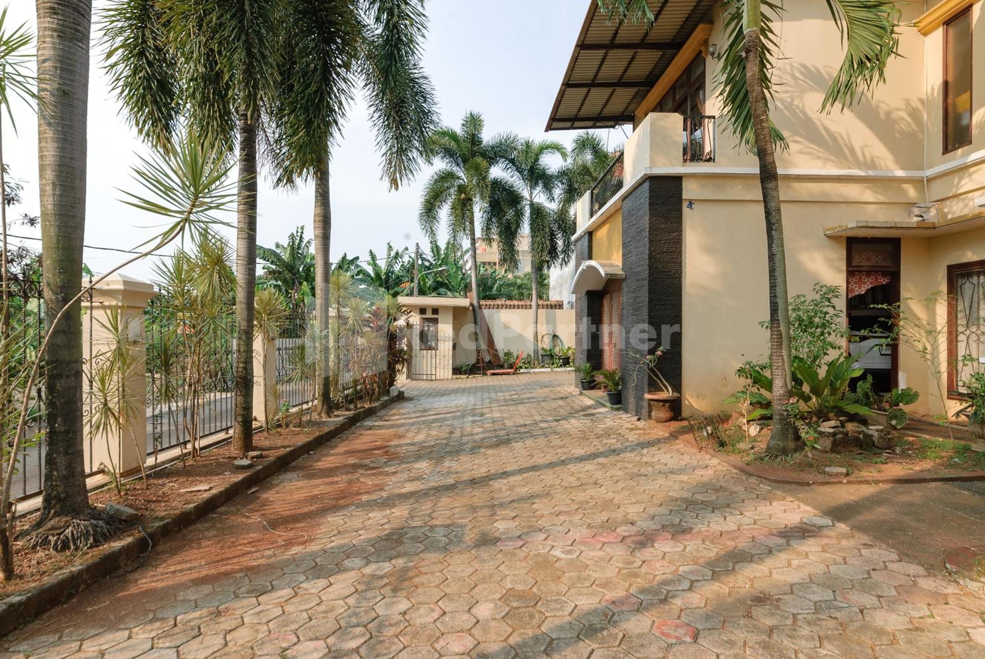 Sr Residence Near Mall Ciputra Cibubur Mitra Reddoorz Bekasi Dış mekan fotoğraf